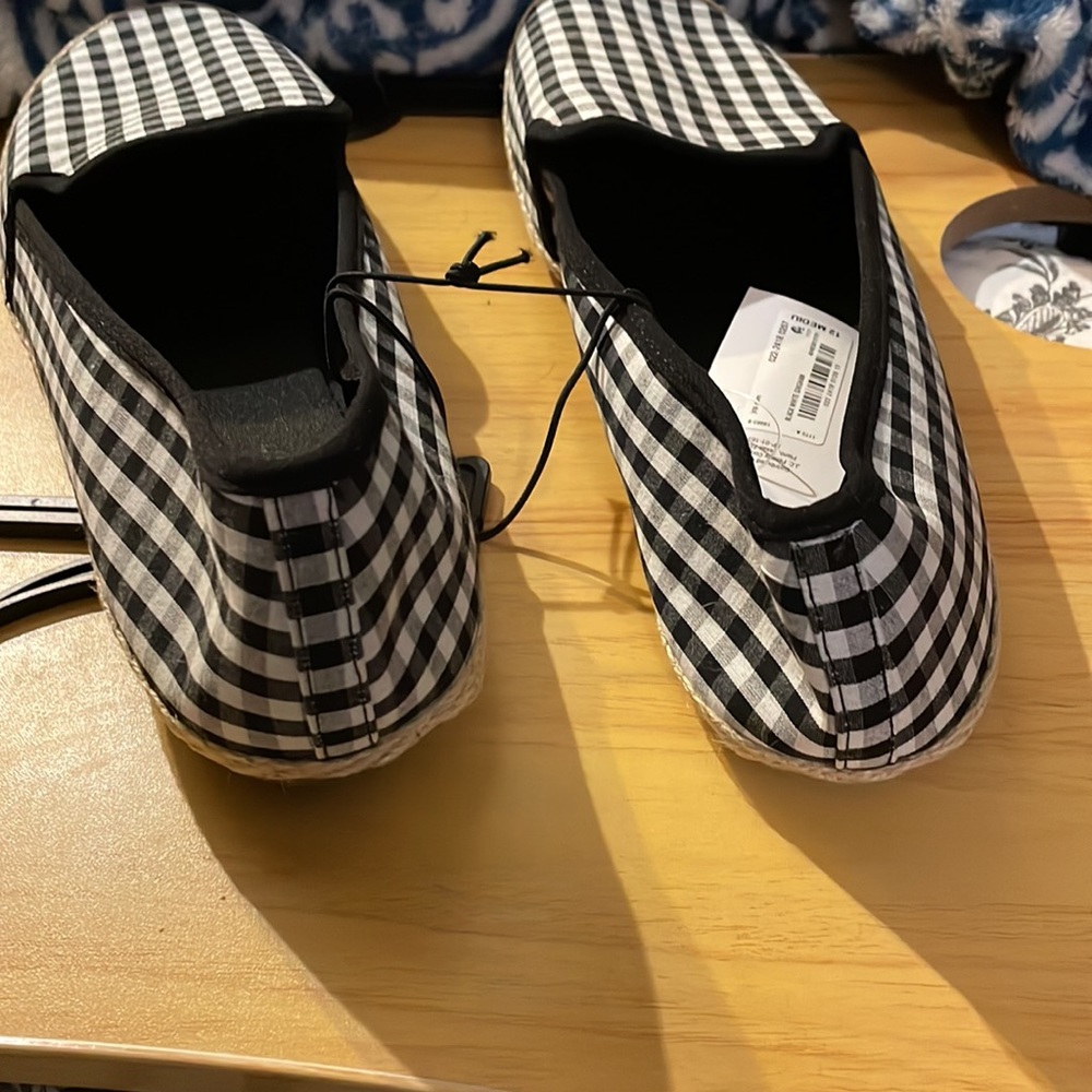 Espadrill shoes. Black and white Ginham. From JC Penny. - Picture 5 of 6